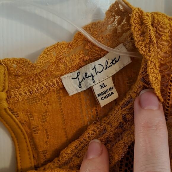 Lily White Top, XL - Picture 3 of 5